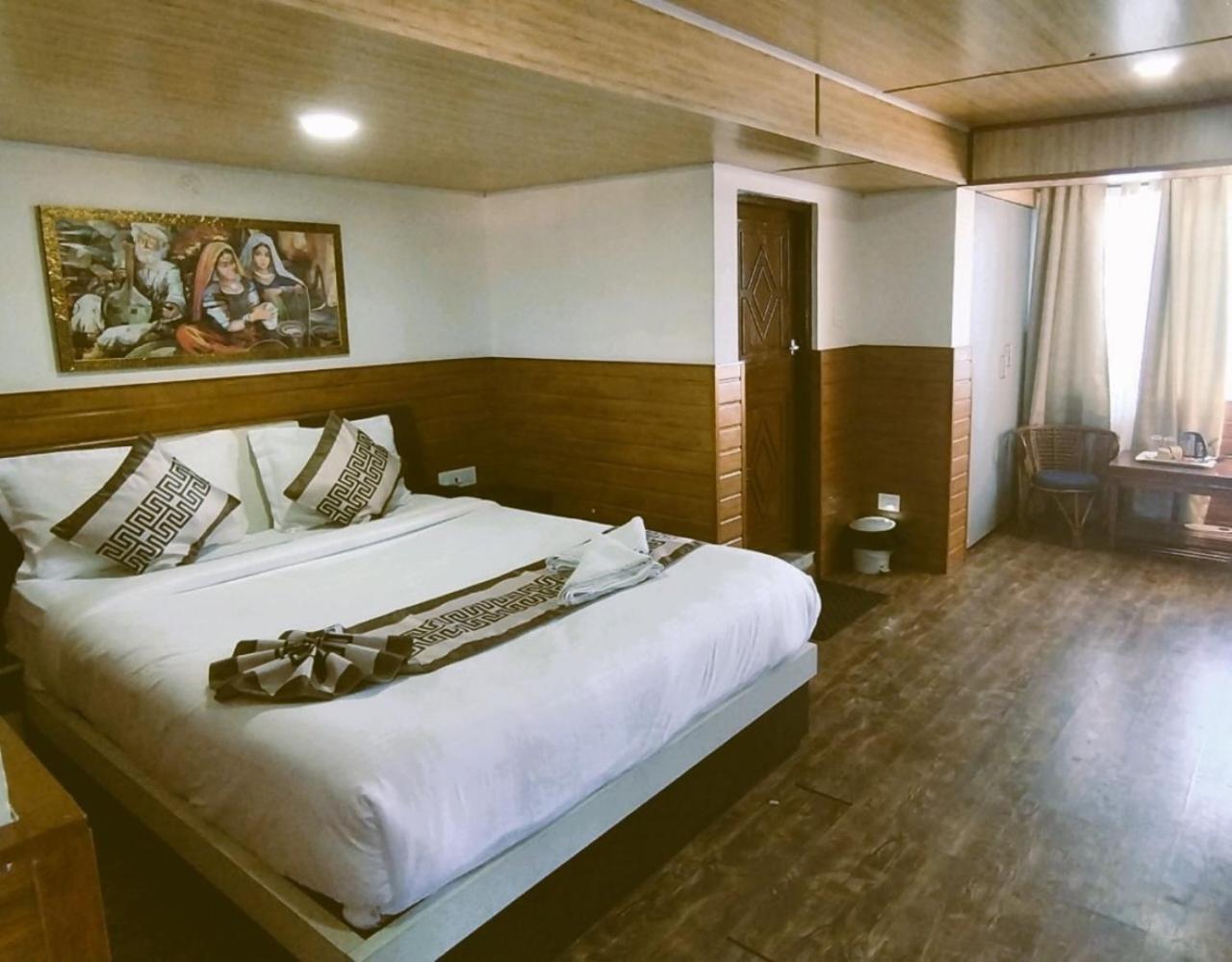 Hotel Kasturi Palace & Restaurant Darjeeling Дарджилінг Екстер'єр фото