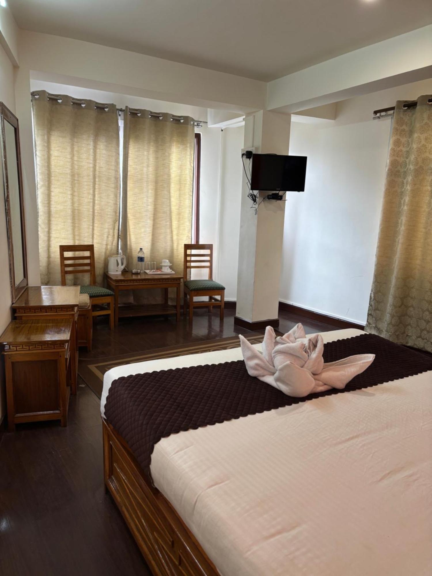 Hotel Kasturi Palace & Restaurant Darjeeling Дарджилінг Екстер'єр фото