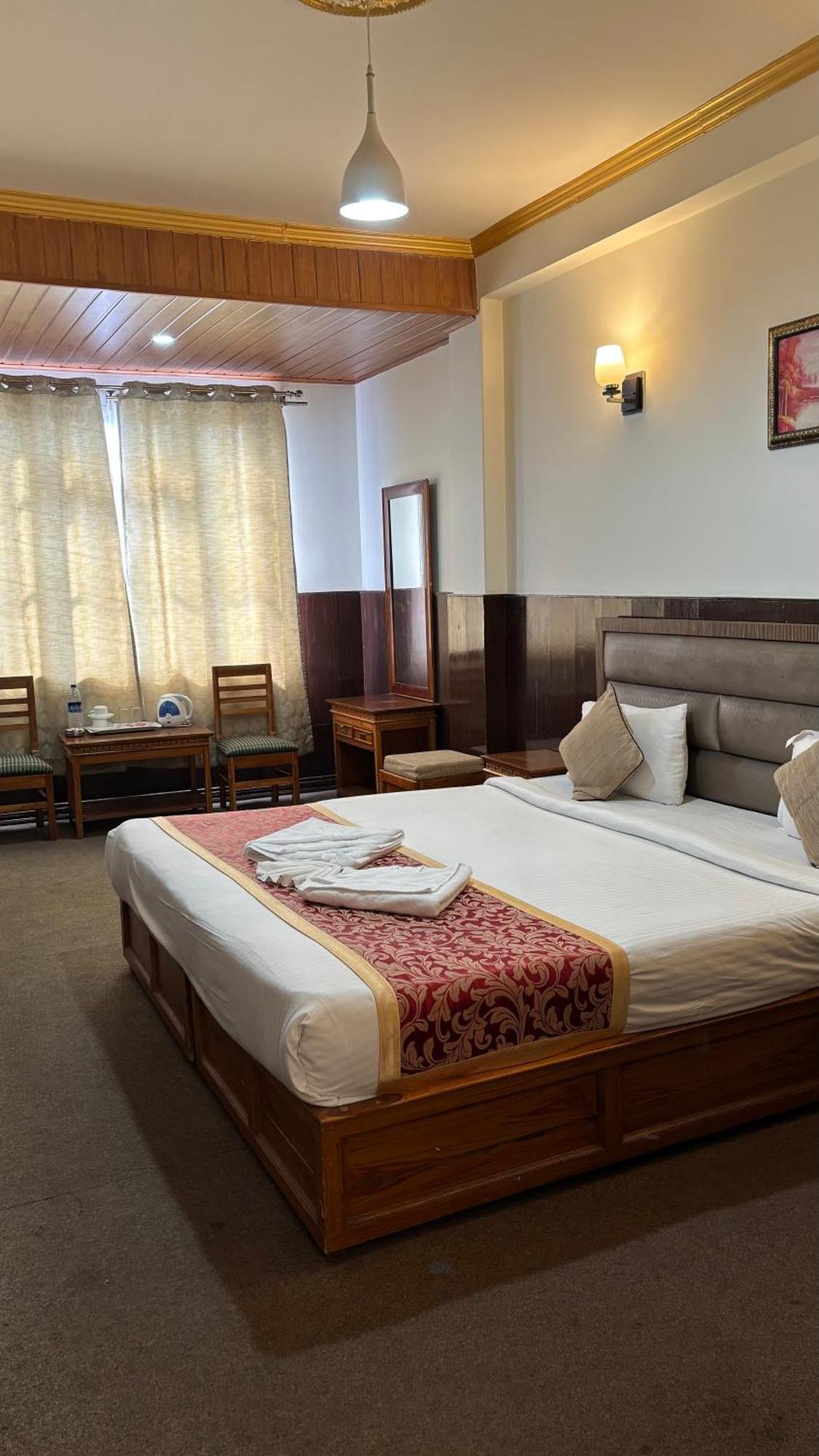 Hotel Kasturi Palace & Restaurant Darjeeling Дарджилінг Екстер'єр фото