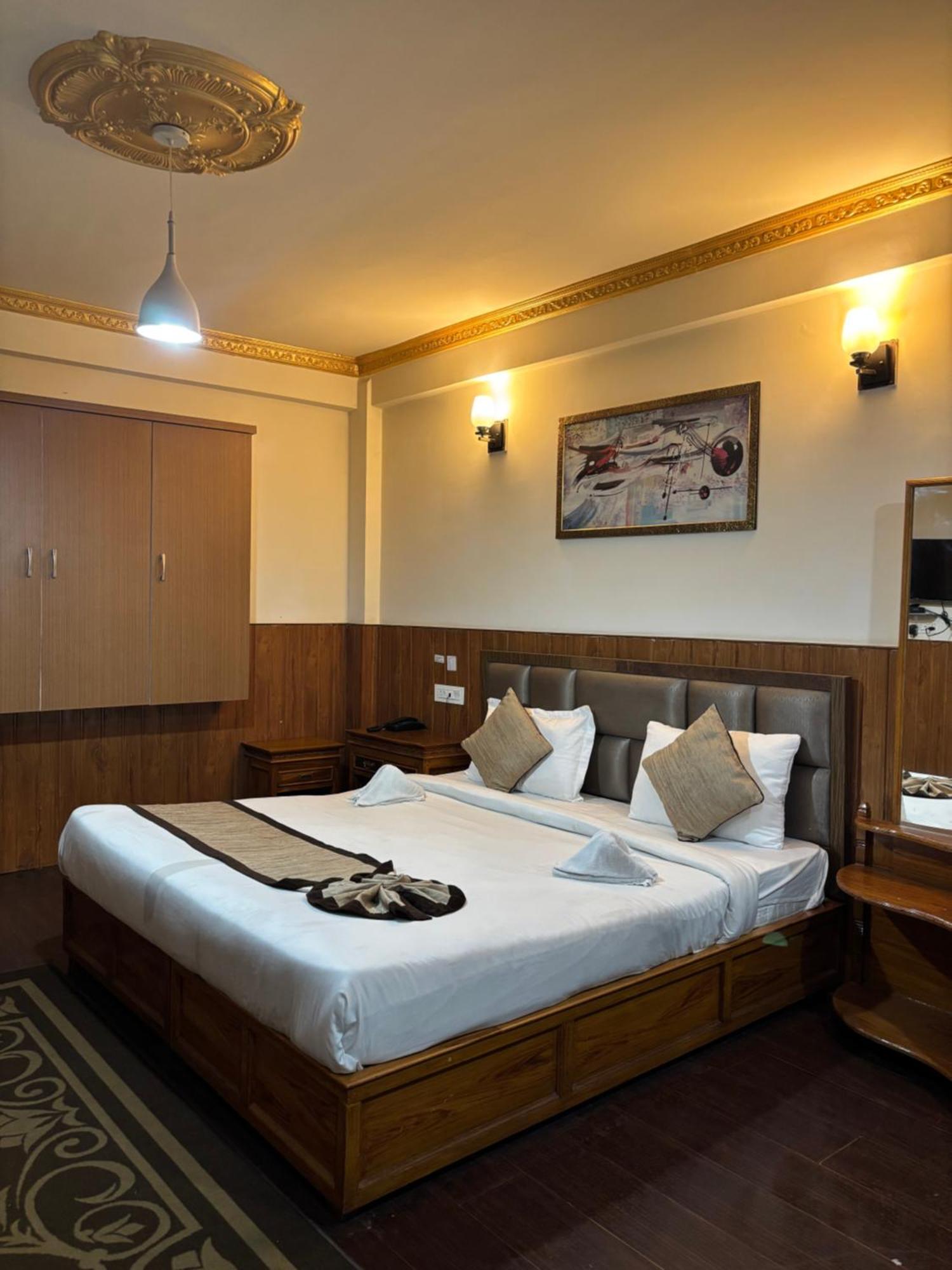 Hotel Kasturi Palace & Restaurant Darjeeling Дарджилінг Екстер'єр фото
