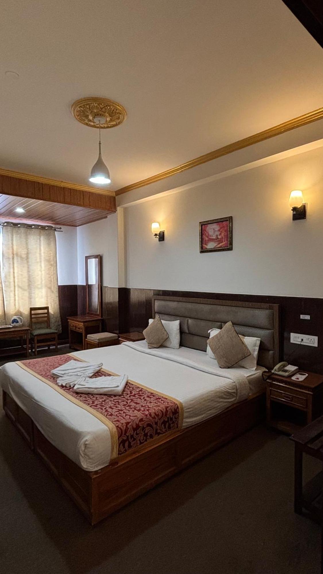Hotel Kasturi Palace & Restaurant Darjeeling Дарджилінг Екстер'єр фото
