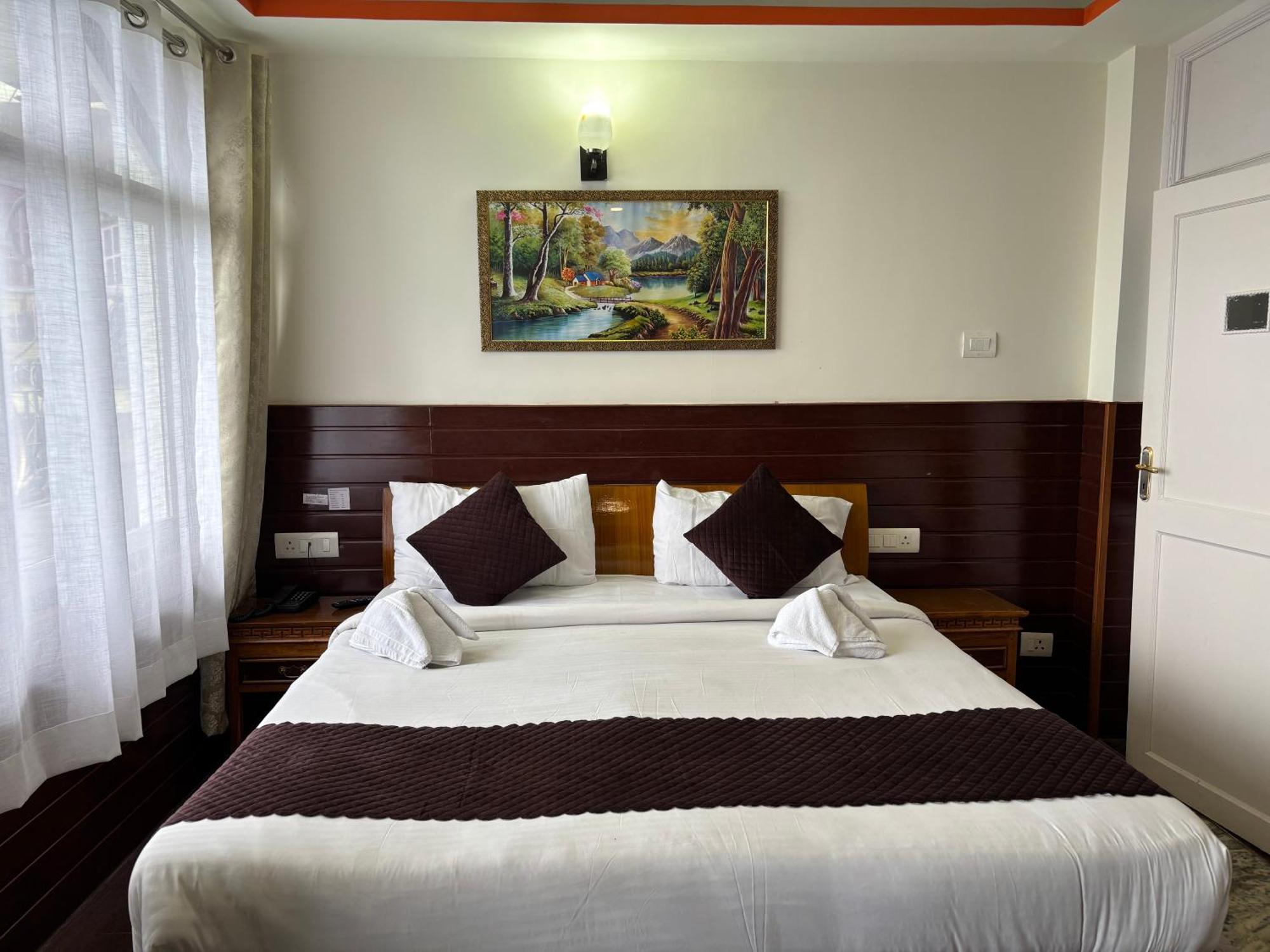Hotel Kasturi Palace & Restaurant Darjeeling Дарджилінг Екстер'єр фото