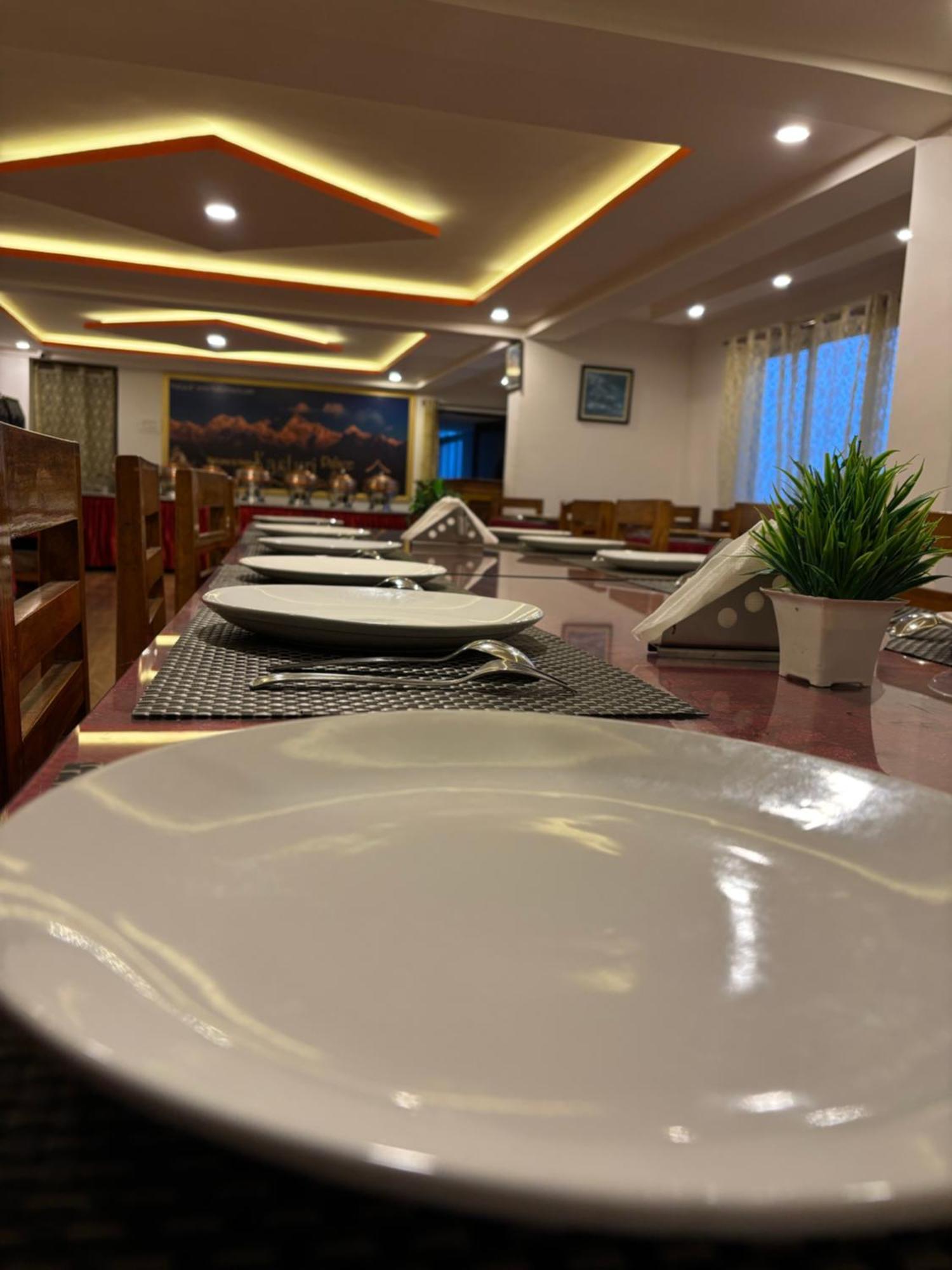 Hotel Kasturi Palace & Restaurant Darjeeling Дарджилінг Екстер'єр фото