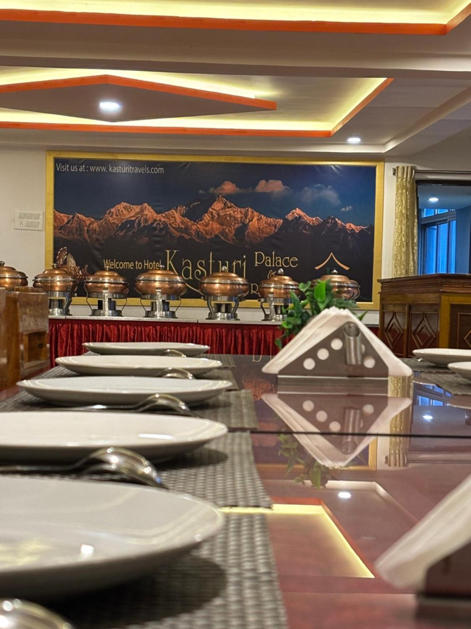 Hotel Kasturi Palace & Restaurant Darjeeling Дарджилінг Екстер'єр фото